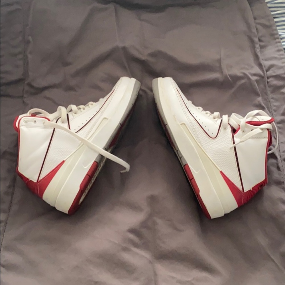 Jordan
Air Jordan 2 Retro 
“White/Varsity Red”